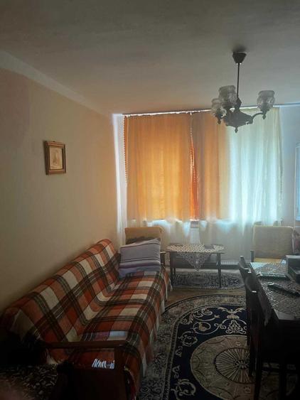 Apartament cu 3 camere decomandat în Săsar