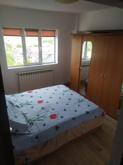 Apartament cu 4 camere decomandat în Central