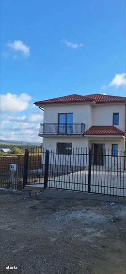 Casă cu 4 camere cu Teren 310 Mp în Central