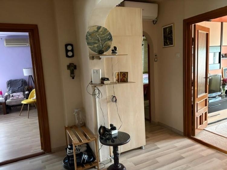 Apartament cu 4 camere decomandat, mobilat în Brătianu