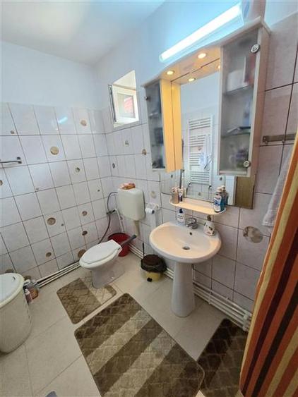 Duplex cu 5 camere cu Canalizare în Sud-Vest
