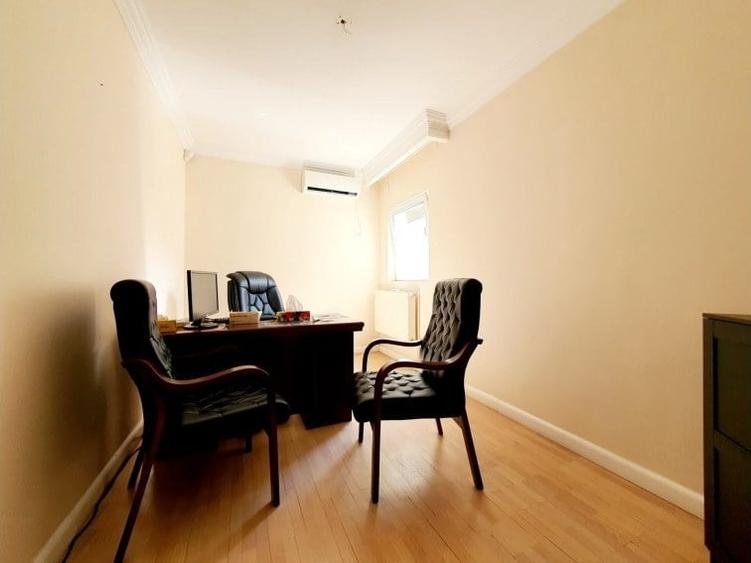 Casă cu 6 camere cu Garaj în Dorobanți