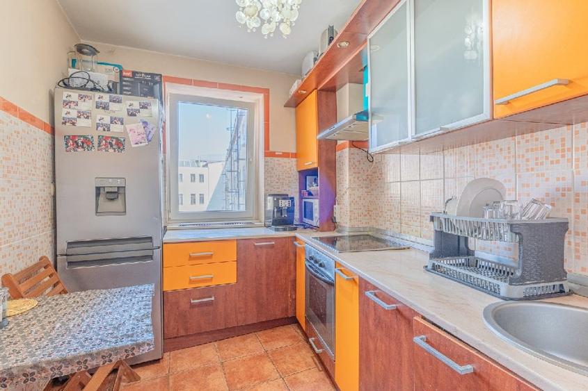 Apartament cu 3 camere semidecomandat în Cazino