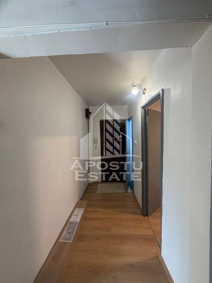 Apartament cu 2 camere semidecomandat, mobilat în Lipovei