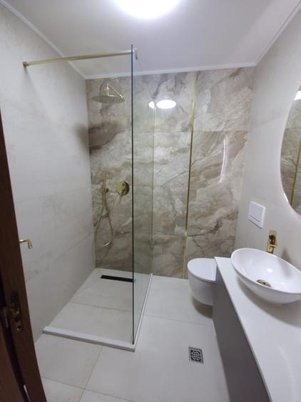 Apartament cu 3 camere decomandat, mobilat în Central
