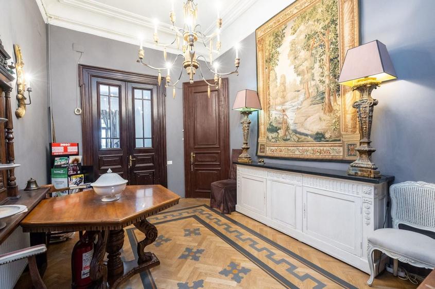 Apartament cu 4 camere circular în Calea Victoriei