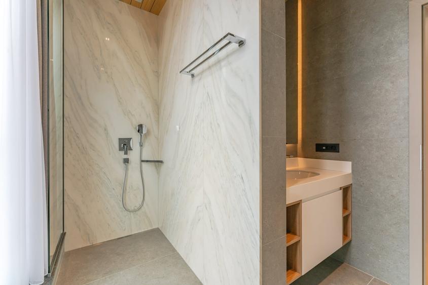 Apartament cu 4 camere decomandat, mobilat în Ultracentral