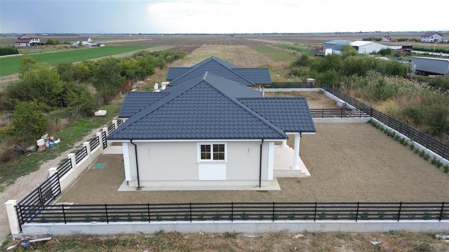Casă individuală cu 4 camere cu Canalizare în Exterior Nord