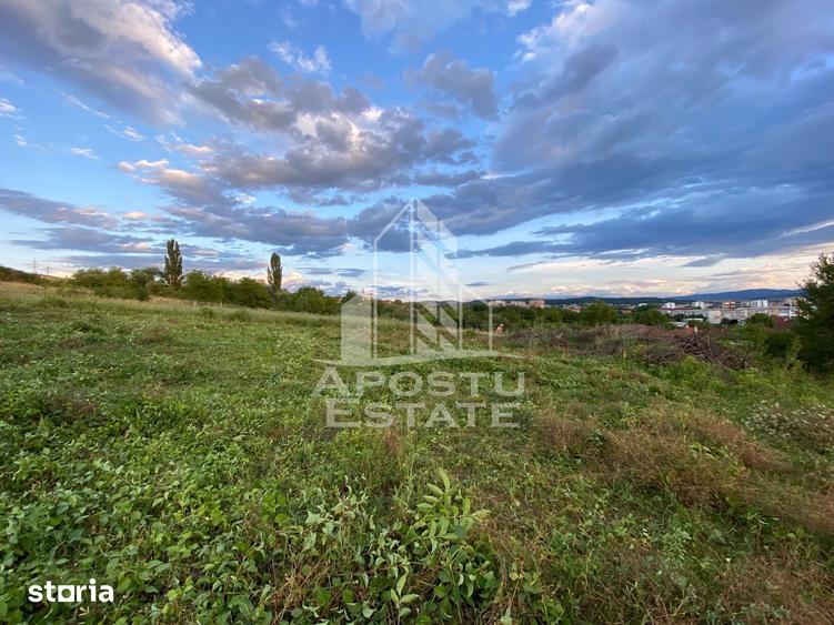Teren de 1357 mp, în Central
