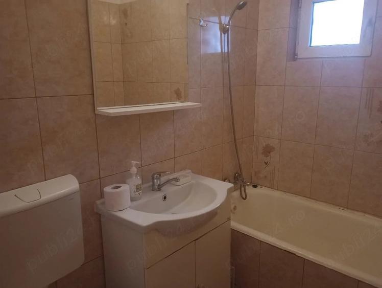 Apartament cu 2 camere semidecomandat în Calea București