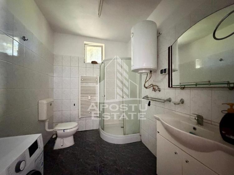 Casă individuală cu 7 camere cu Canalizare în Sânandrei