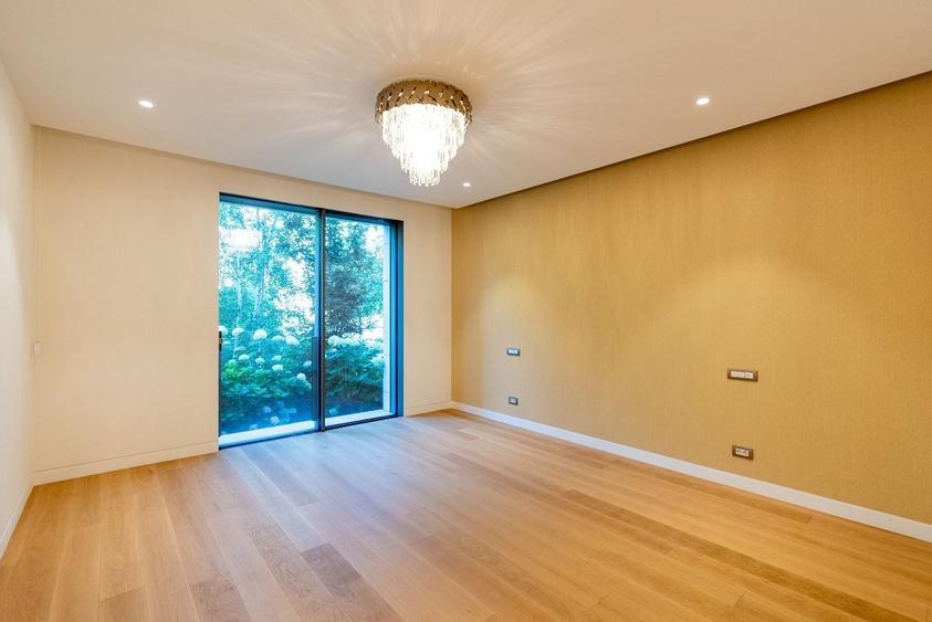 Apartament cu 4 camere semidecomandat, mobilat în Dorobanți