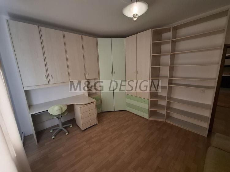 Apartament cu 3 camere semidecomandat, mobilat în Central