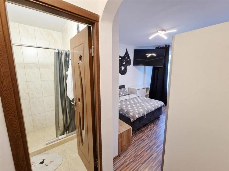Apartament cu 3 camere semidecomandat în Cantemir