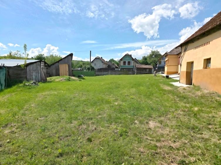 Casă individuală cu 4 camere cu Teren 1280 Mp în Alămor