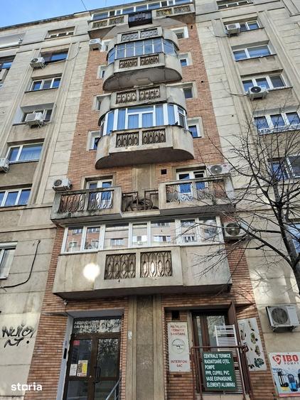 Apartament cu 3 camere în Centrul Civic
