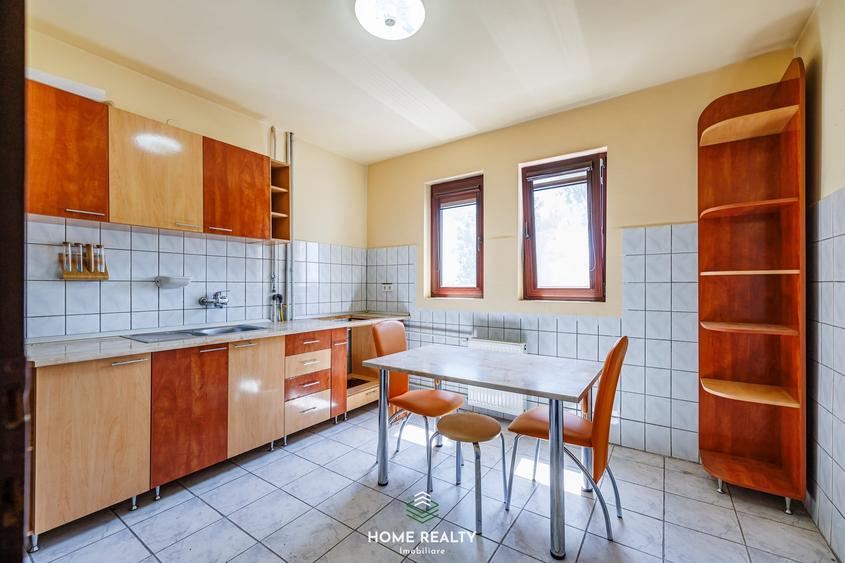 Casă cu 11 camere cu Canalizare în Lugoj