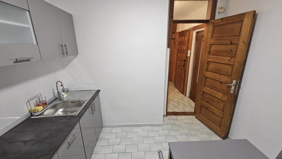 Apartament cu 3 camere decomandat, mobilat în Aviației
