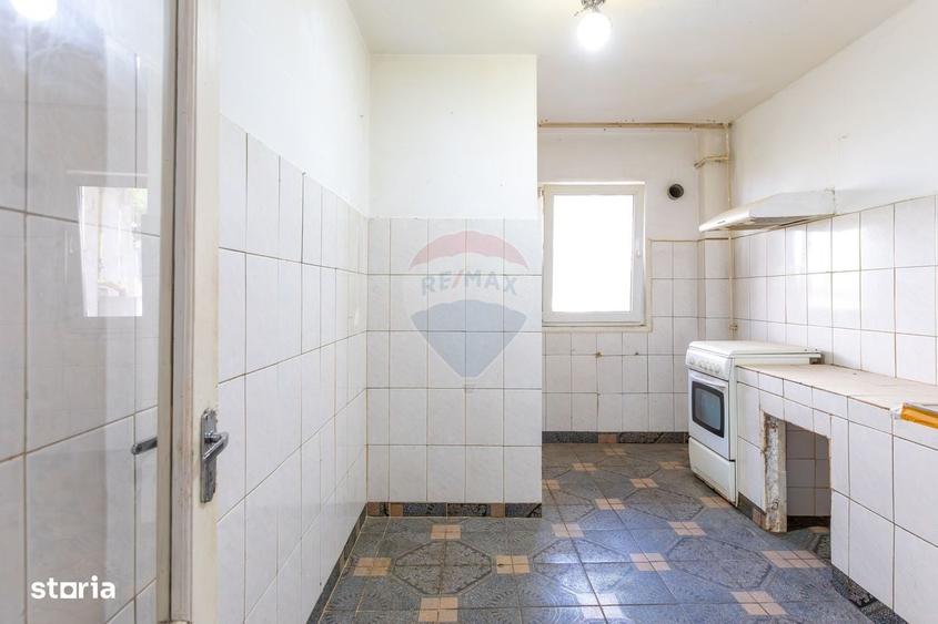 Apartament cu 3 camere decomandat în Letea