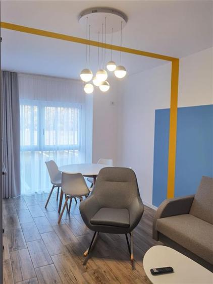 Apartament cu 3 camere decomandat, mobilat în Orașul Vechi