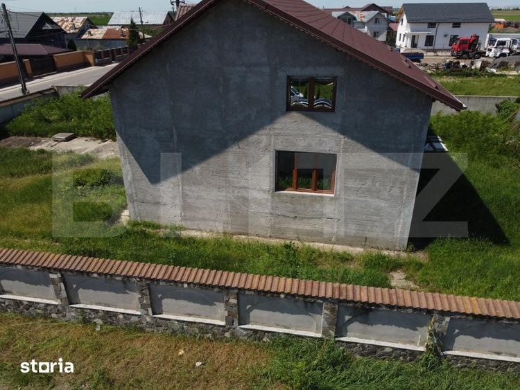 Casă cu 5 camere cu Teren 1204 Mp în Comișani