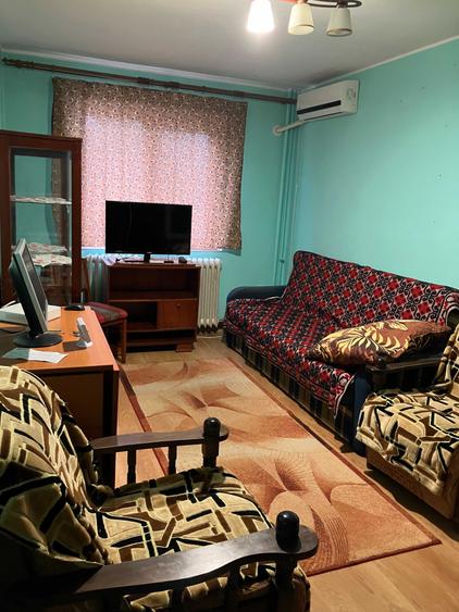 Apartament cu 2 camere semidecomandat în Podu Roș