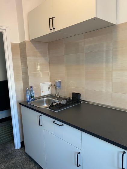 Apartament cu 3 camere semidecomandat în Titulescu
