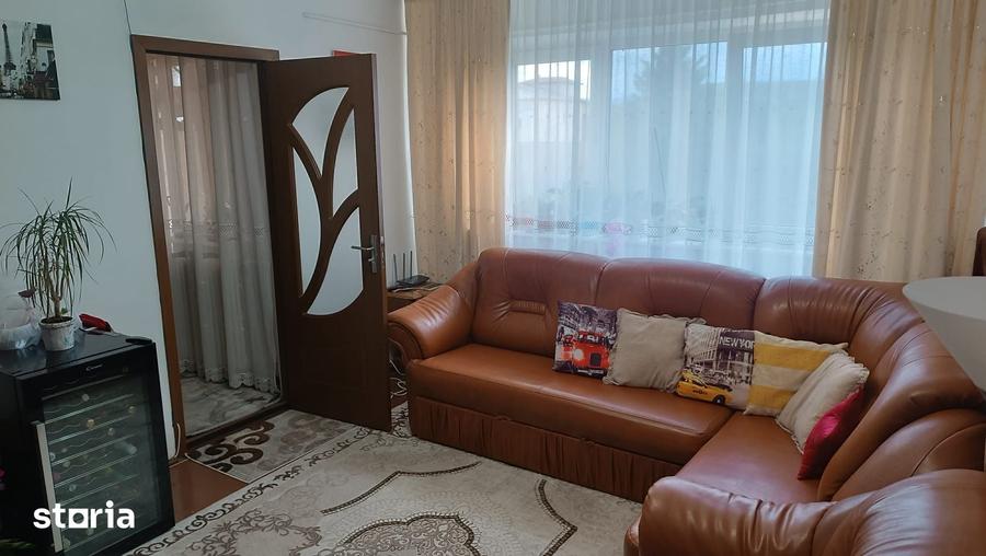 Apartament cu 2 camere nedecomandat în Republicii