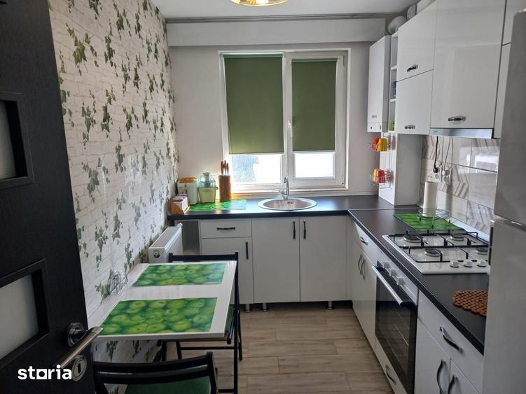 Apartament cu 3 camere în 1 Mai