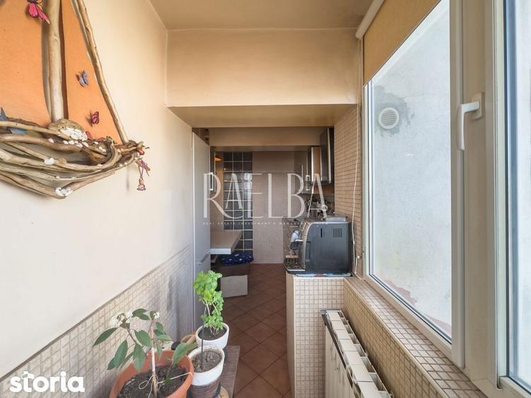 Apartament cu 2 camere decomandat, mobilat în Decebal