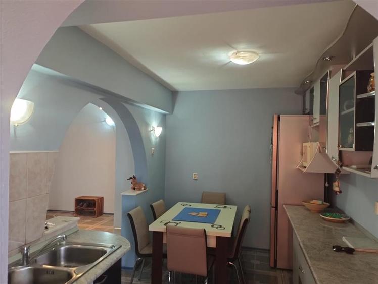Apartament cu 4 camere decomandat, mobilat în Nord