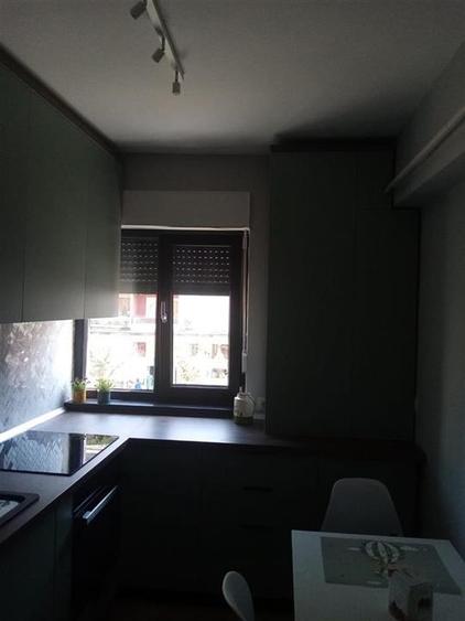 Apartament cu 3 camere semidecomandat, mobilat în 9 Mai