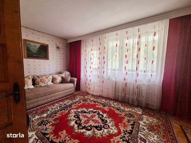 Casă cu 4 camere decomandat în Central