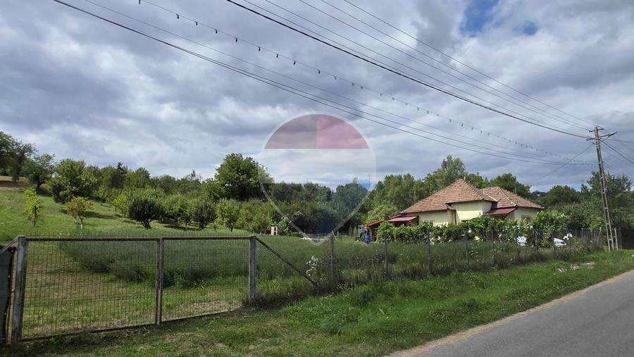 Casă individuală cu 2 camere cu Teren 2800 Mp în Elciu
