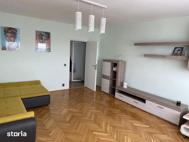 Apartament cu 3 camere semidecomandat în Pantelimon