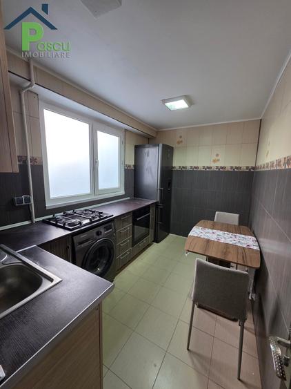 Apartament cu 2 camere decomandat, mobilat în Eroii Revoluției