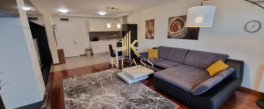 Apartament cu 2 camere semidecomandat, mobilat în Dristor