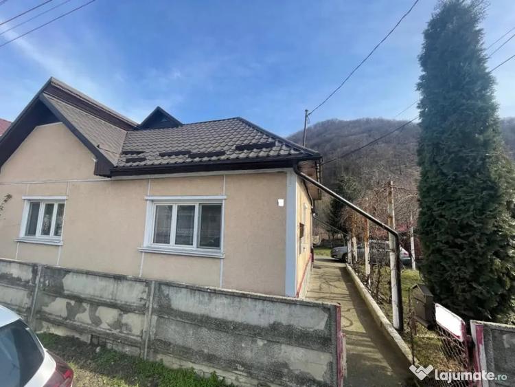 Casă cu 3 camere cu Teren 350 Mp în Ferneziu