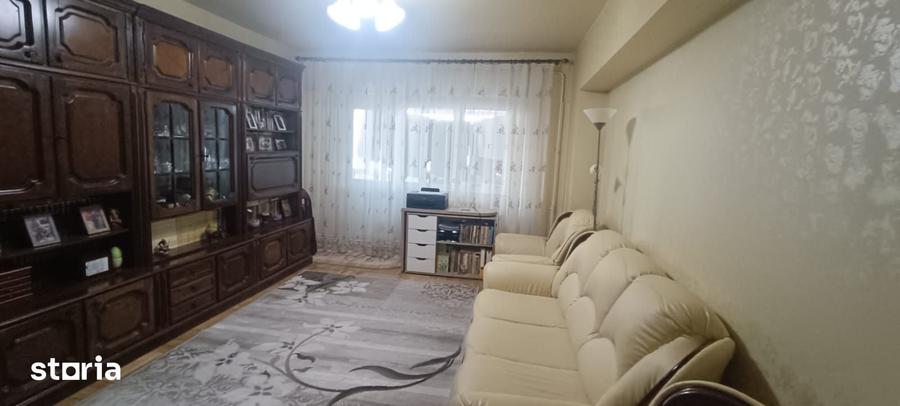 Apartament cu 4 camere decomandat în Cug