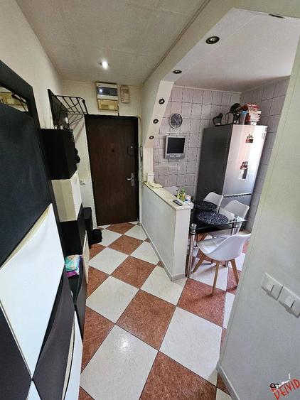 Apartament cu 3 camere decomandat, mobilat în Crângași