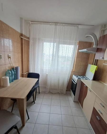 13 Septembrie, stradal, Prosper, Liceul Ion Barbu, 2 ac, tv, renovat - 1