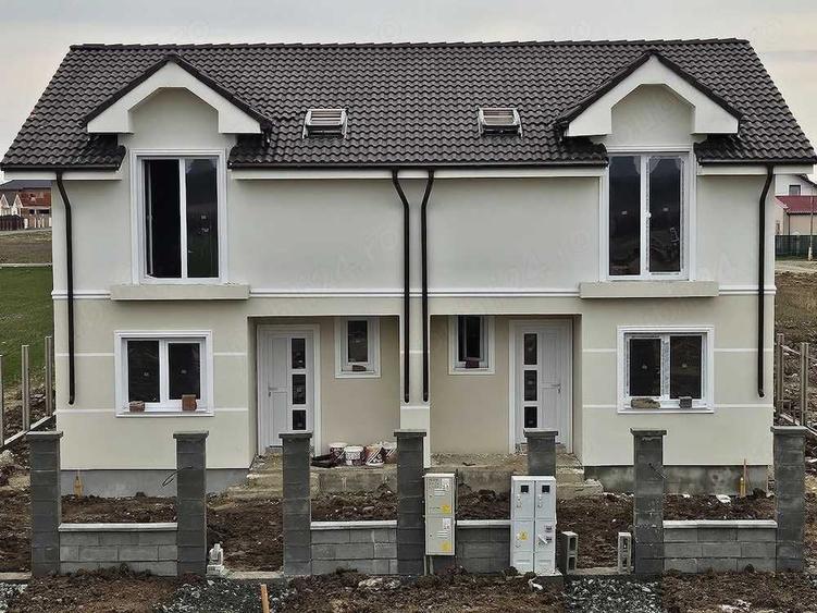 Casă cu 4 camere în Moșnița Veche