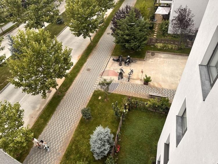 Apartament cu 2 camere semidecomandat, mobilat în Băneasa