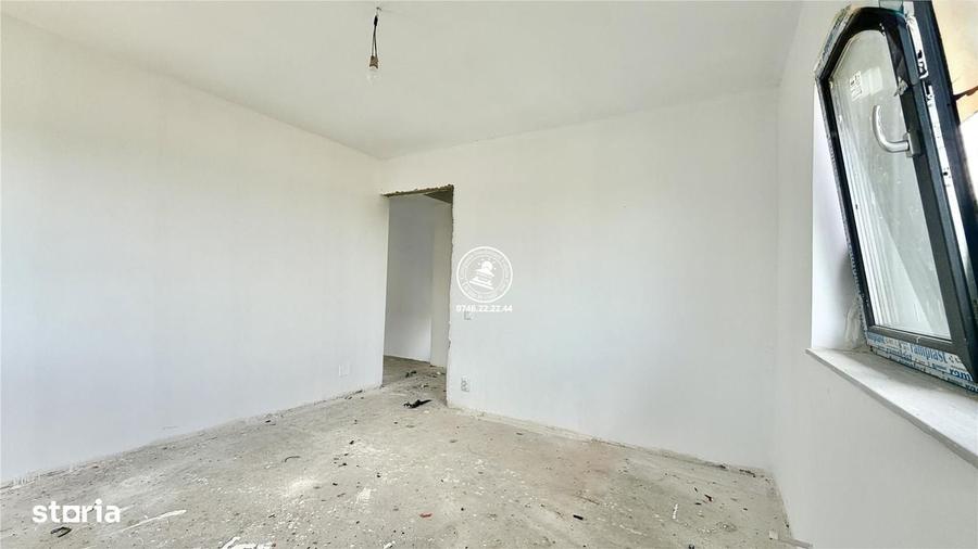Casă cu 4 camere în Aroneanu