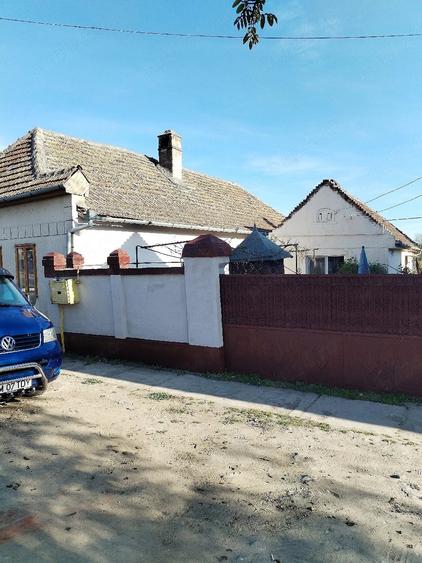 Casă cu 5 camere cu Teren 1100 Mp în Opatița