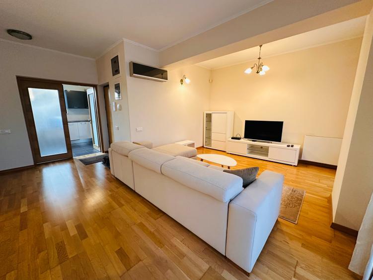 Apartament cu 3 camere decomandat, mobilat în Kiseleff