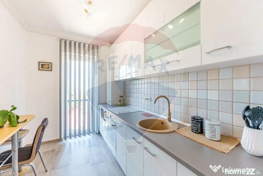 Apartament cu 3 camere decomandat în Central