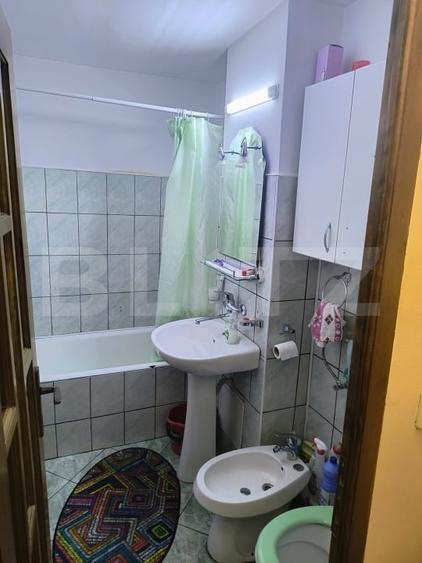 Apartament cu 3 camere decomandat, mobilat în Vest
