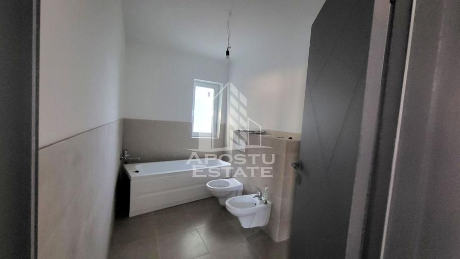 Casă individuală cu 3 camere cu Canalizare în Sânmihaiu Român