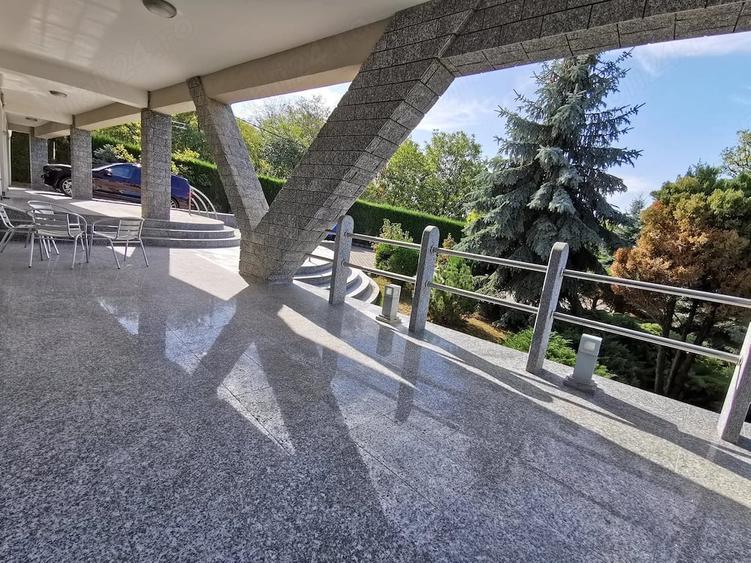 Casă cu 3 camere cu Teren 2600 Mp în Bucium
